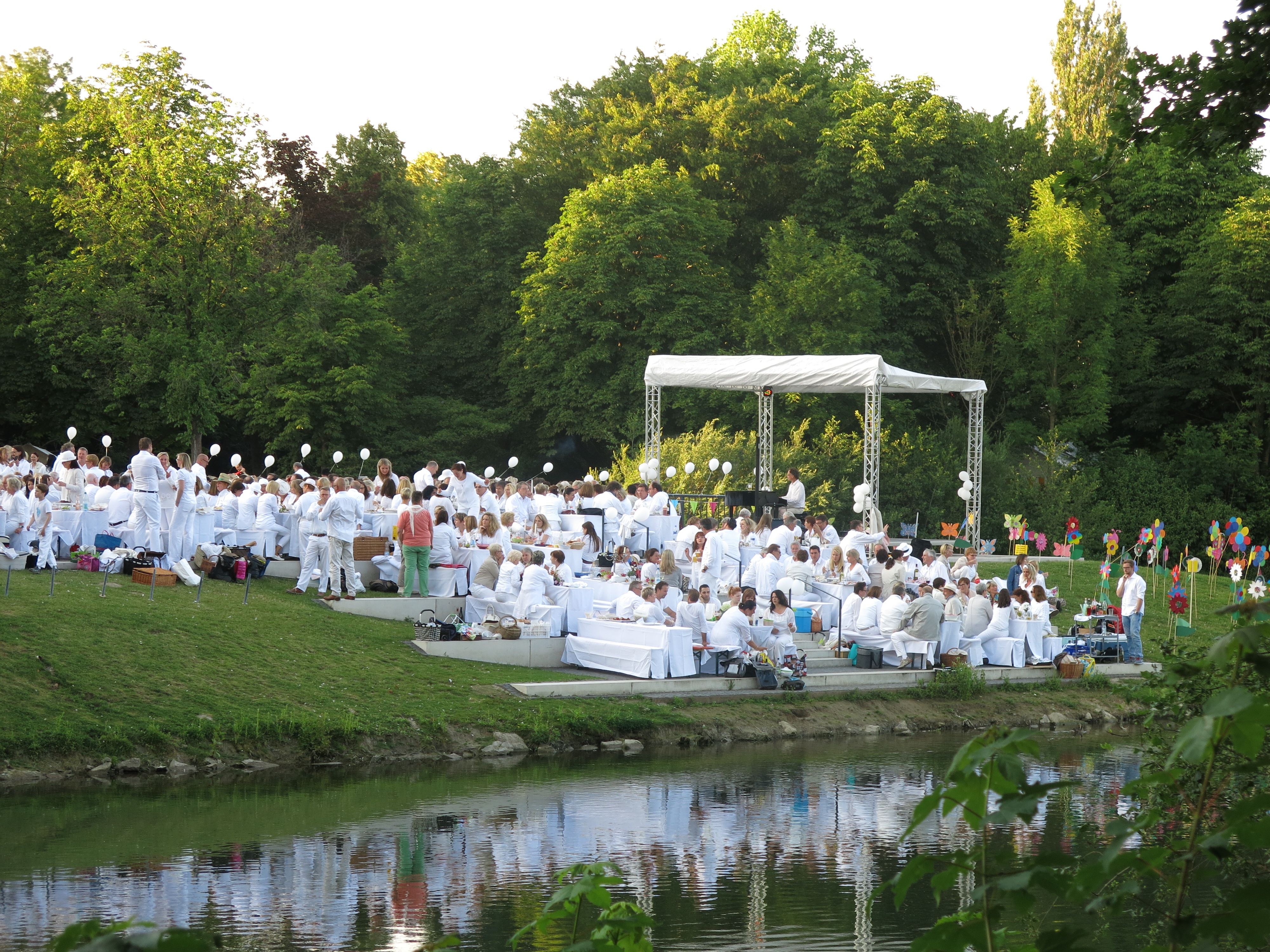 Diner en blanc (2)