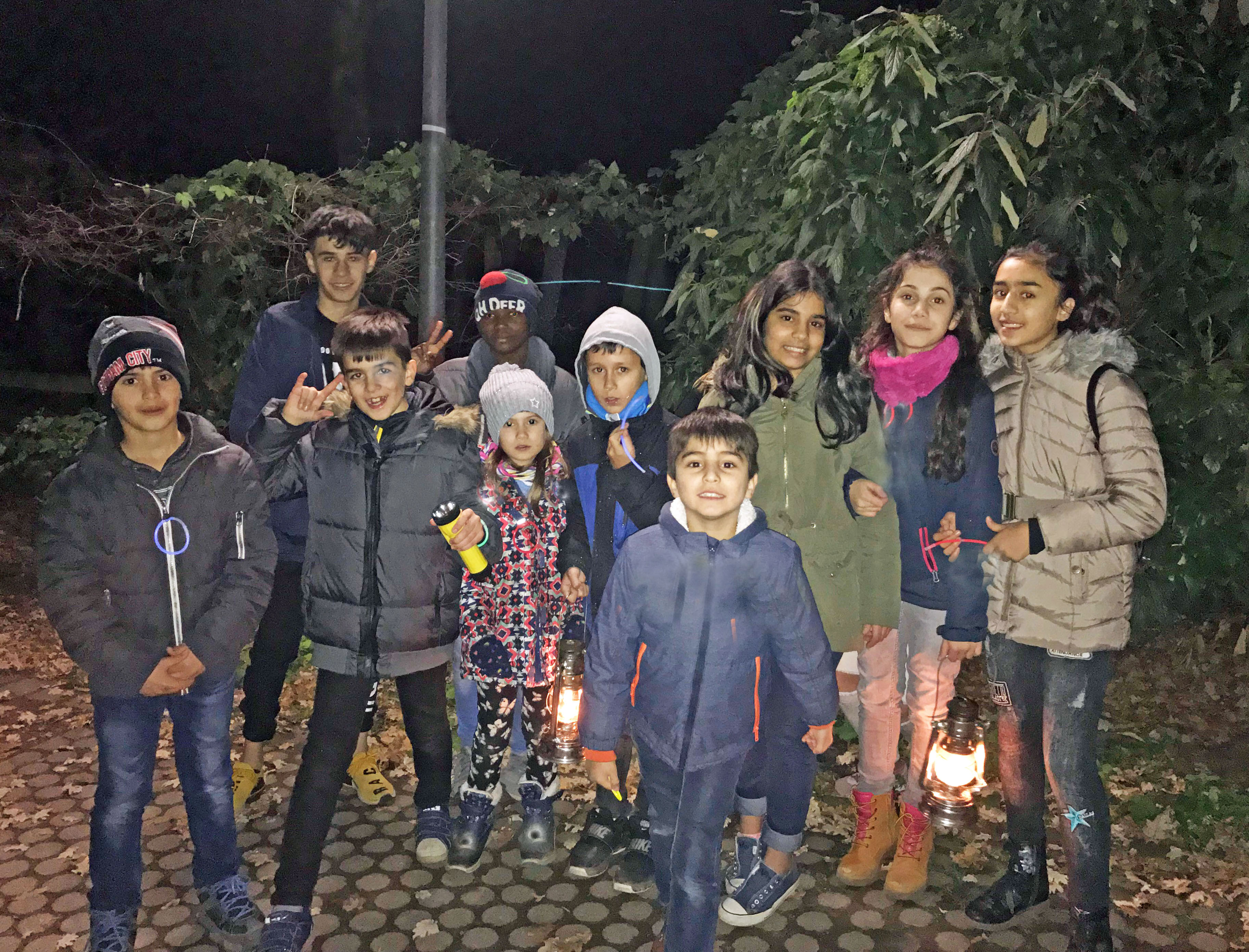 Mit Laternen und Taschenlampen ausgestattet waren die Kinder für den Weg durch den Grünen Winkel bestens gerüstet. Foto: privat