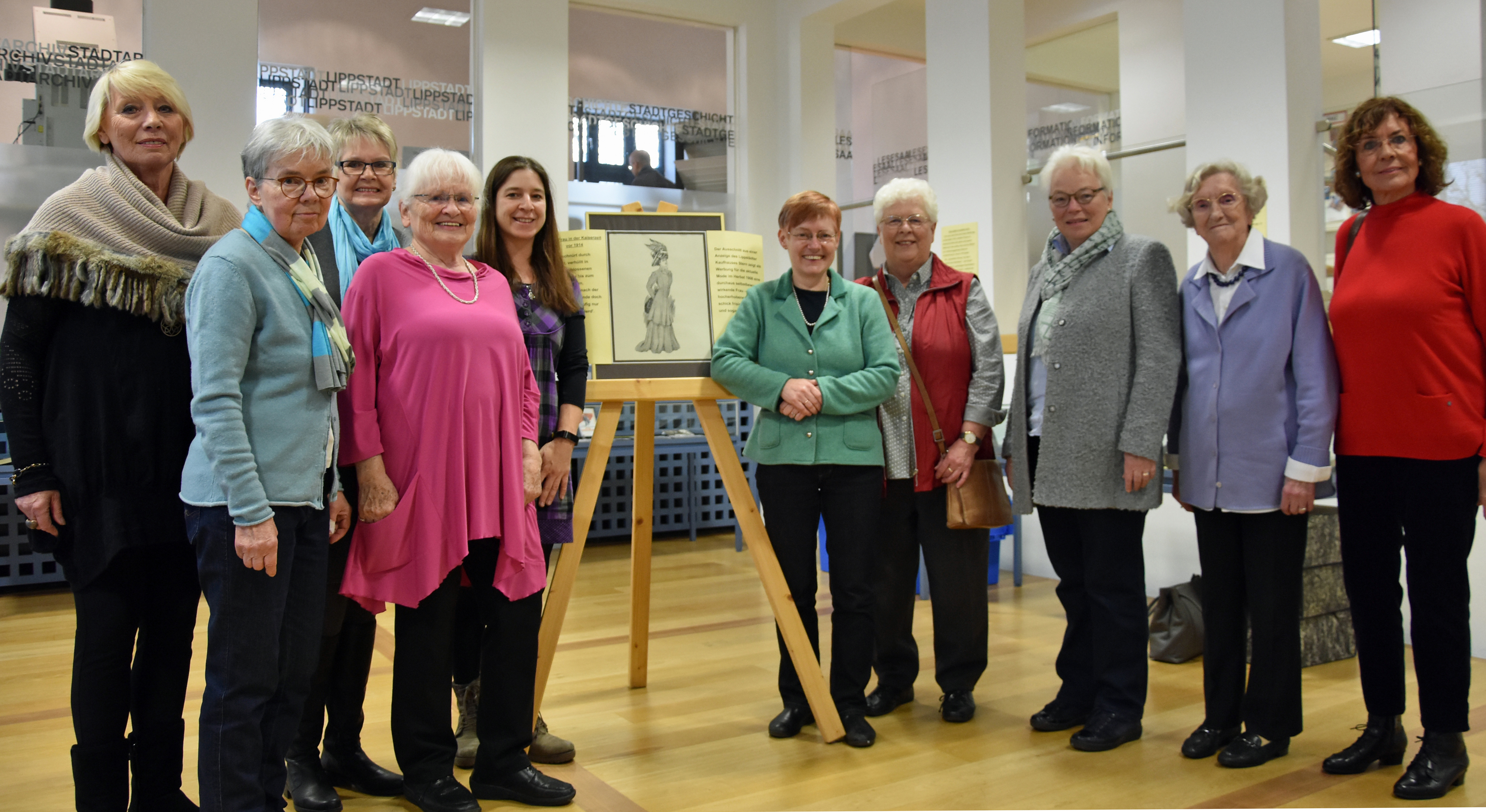 Der Arbeitskreis Frauengeschichte freut sich über Fotos oder auch Hinweise. Foto: Stadt Lippstadt
