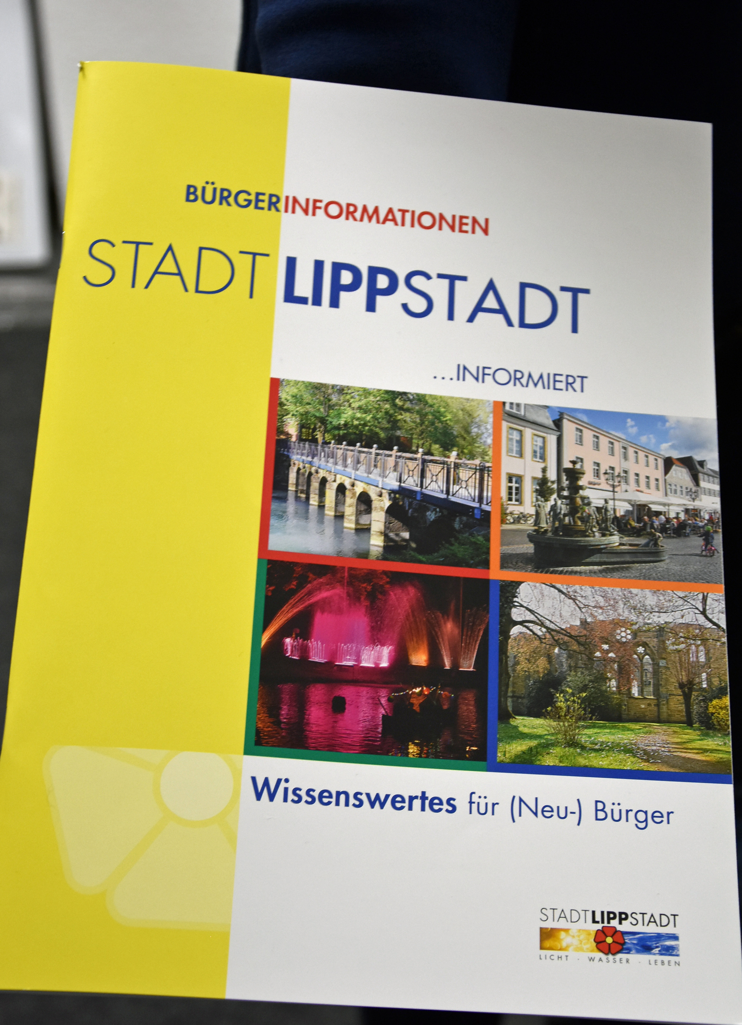 Die neue Bürgerbroschüre liefert Wissenswertes für Neubürger und „Alteingesessene“. Foto: Stadt Lippstadt