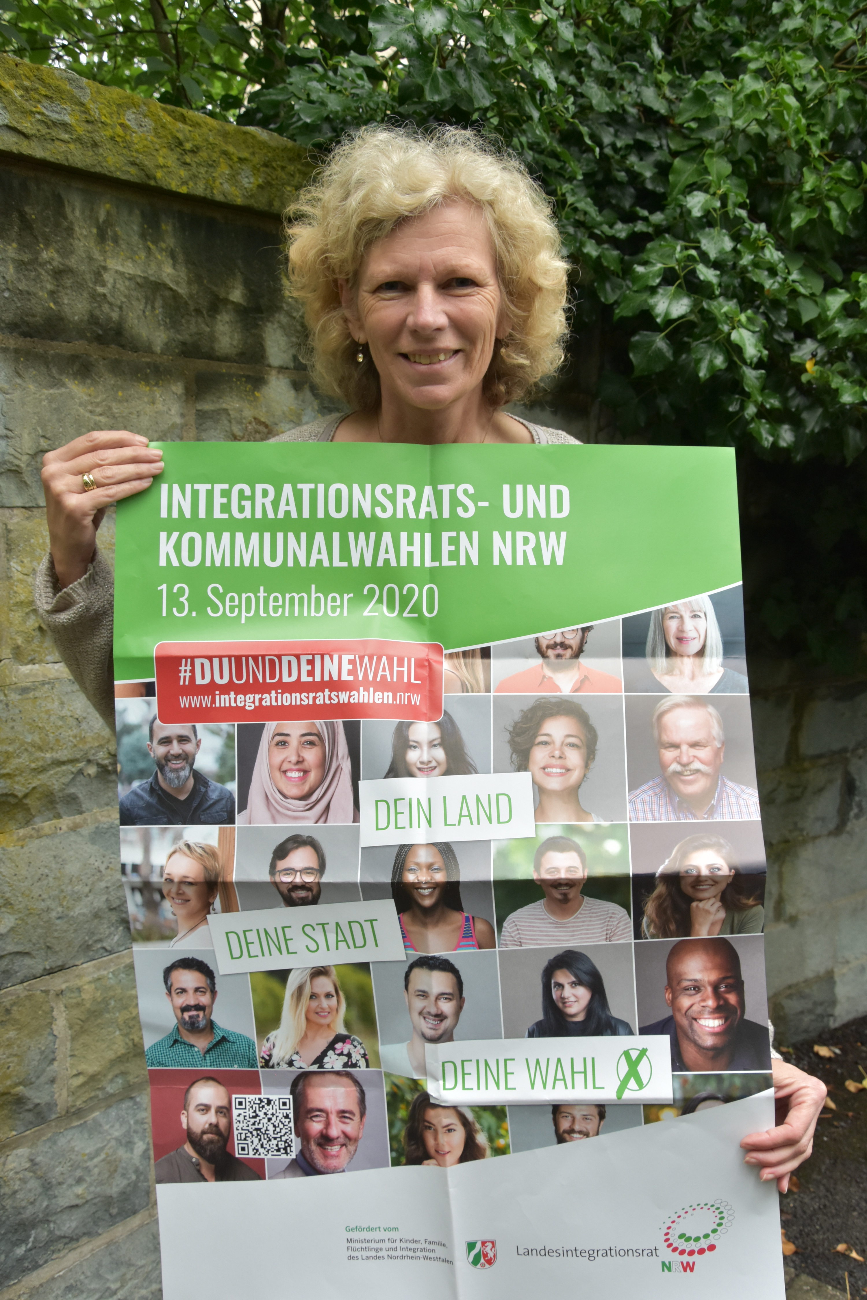 Gudrun Strathoff, Ansprechpartnerin der Stadt Lippstadt für die Vorbereitung und Durchführung der Integrationsratswahl, freut sich auf eine rege Beteiligung zur diesjährigen Integrationsratswahl am 13. September. Foto: Stadt Lippstadt