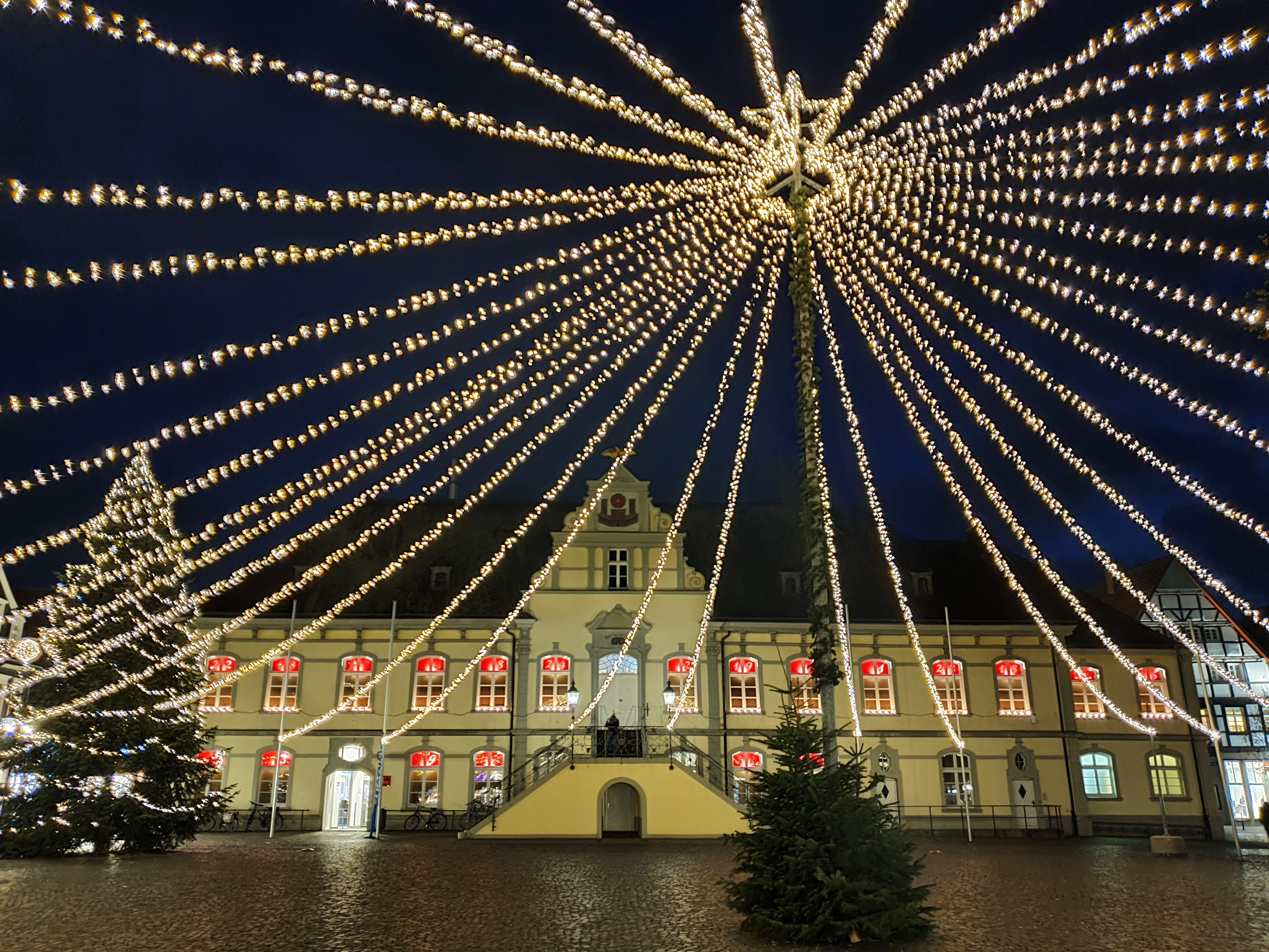 Rathausplatz - beleuchtet