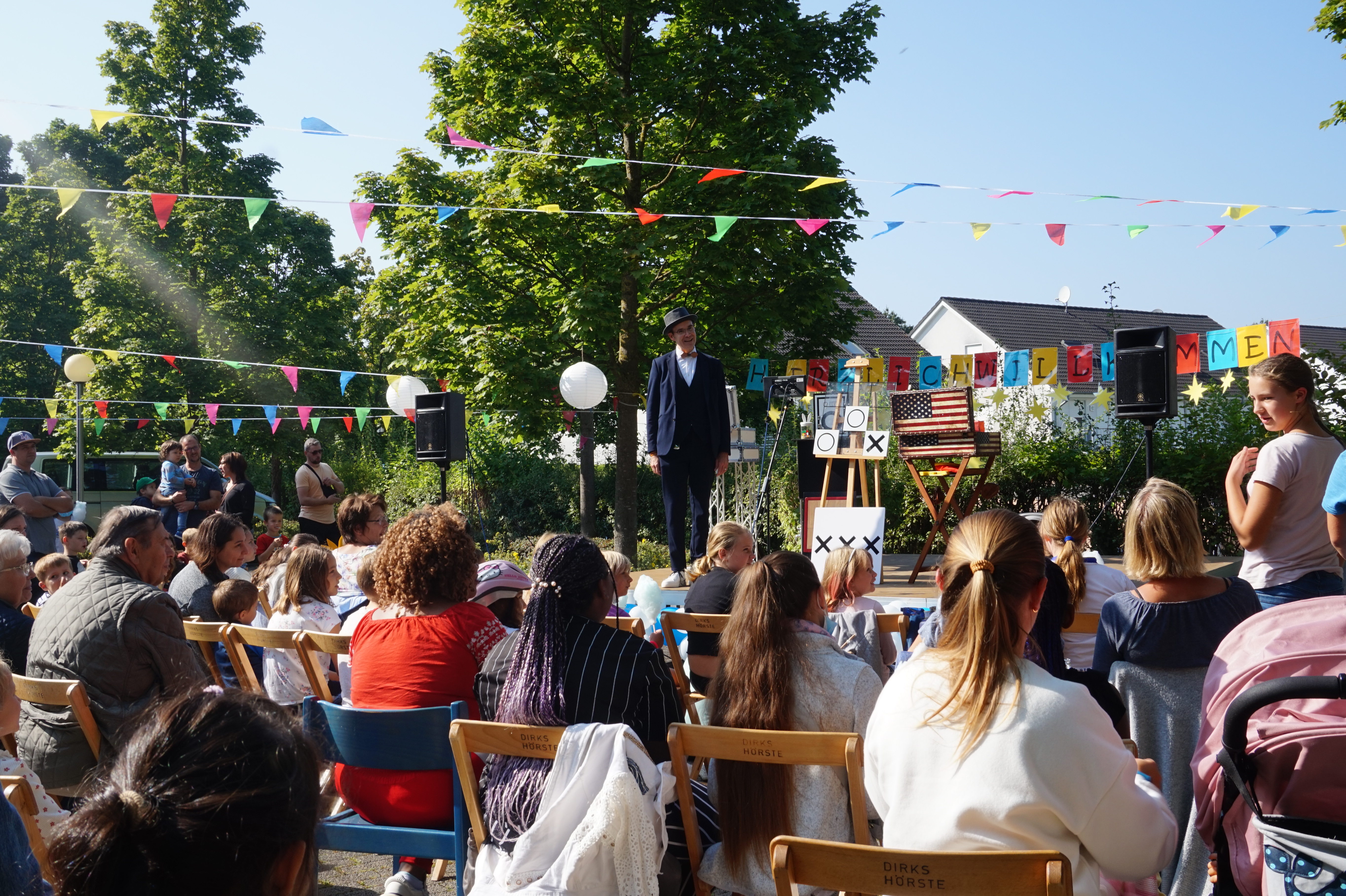 Zauberer Carsten Risse verzauberte das Publikum beim Sommerfest im Mikado. Foto: Stadt Lippstadt