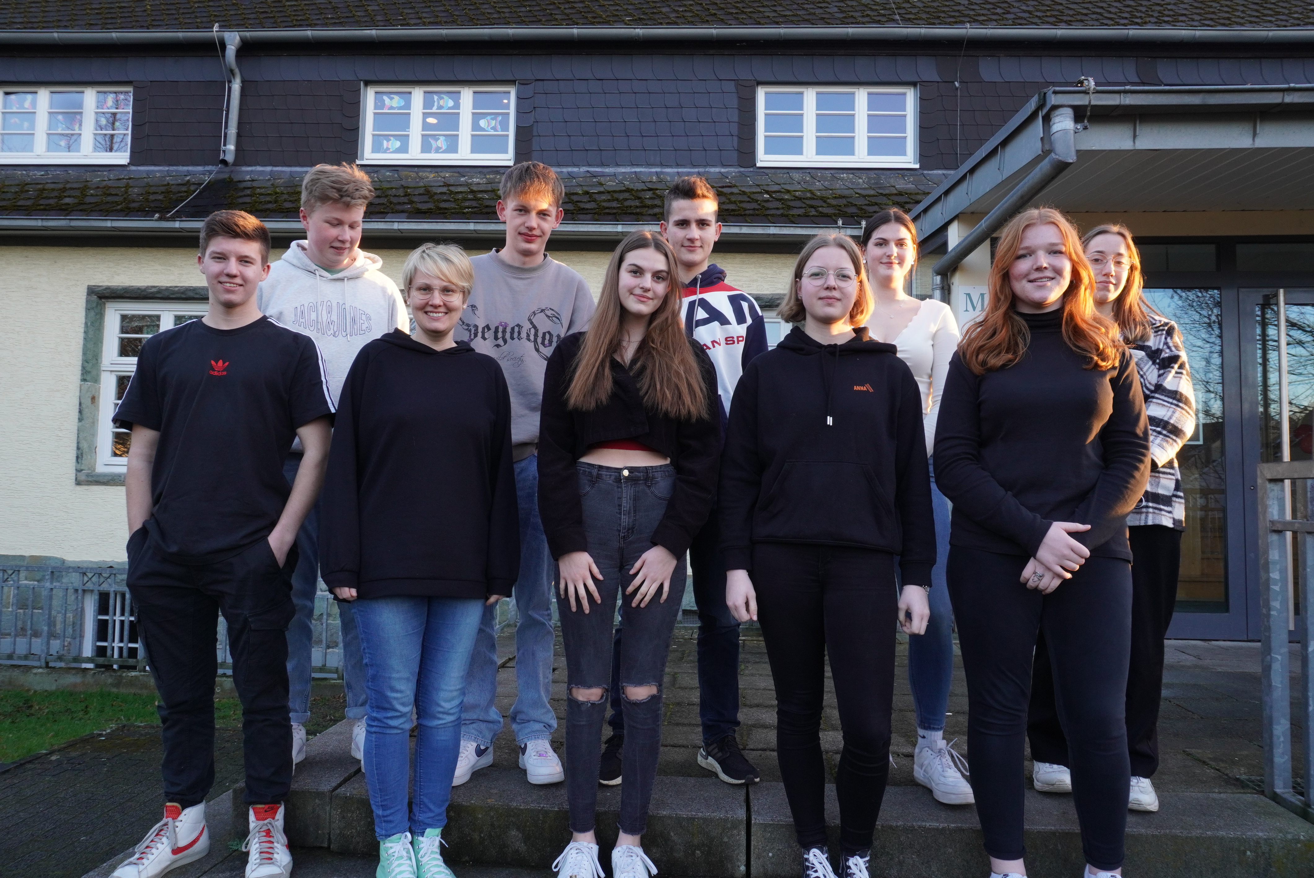 Zehn Teilnehmerinnen und Teilnehmer schlossen erfolgreich ihre Ausbildung zur Jugendleiterin bzw. zum Jugendleiter in Lippstadt ab. Foto: Stadt Lippstadt