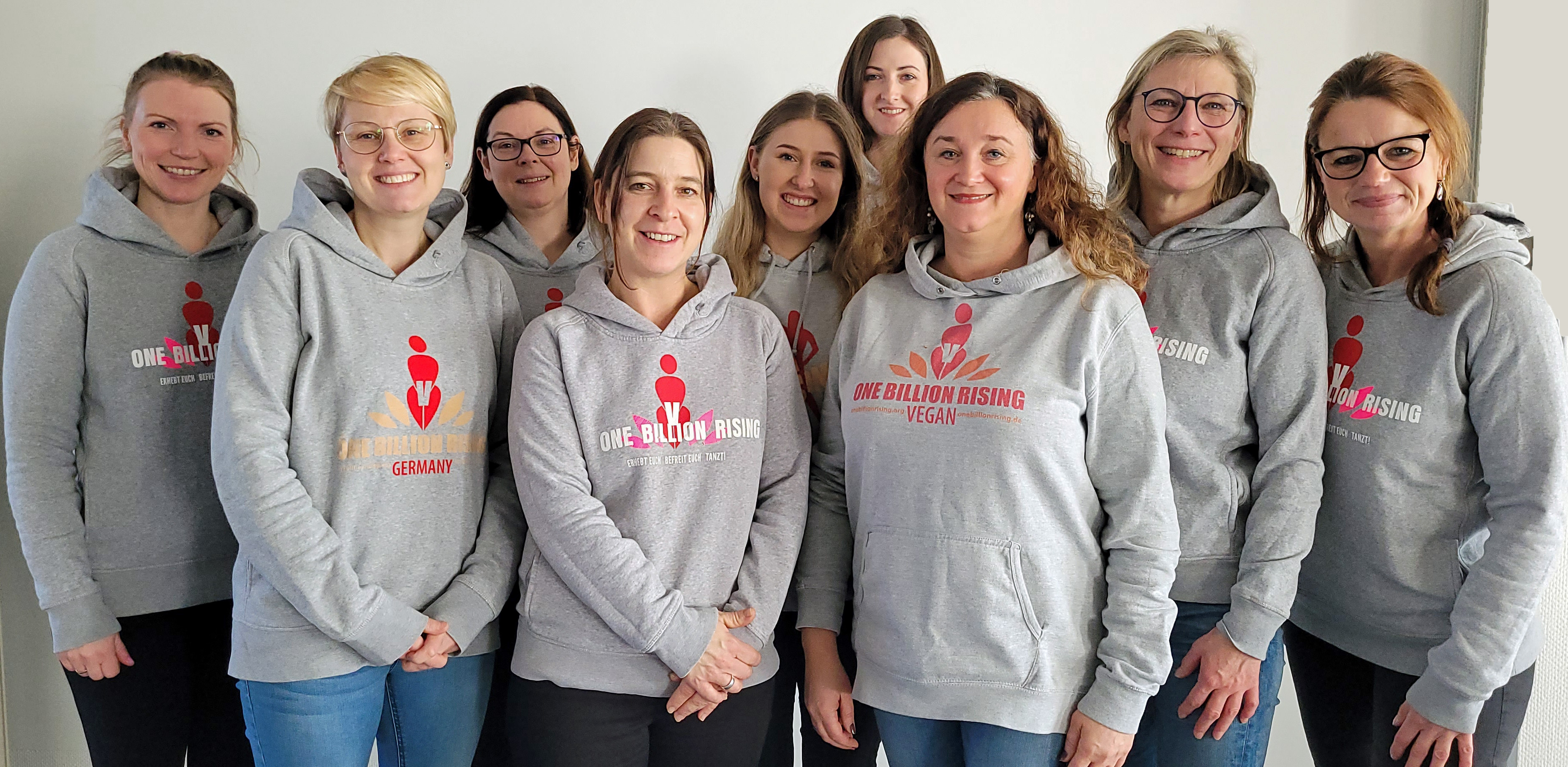 Die AG Mädchen: (v.l.n.r.) Natalie Horn (TaP), Sabrina Janetzky (Jugend- und Familienbüro Stadt Lippstadt, Sabine Doulas (Sozialdienst katholischer Frauen), Daniela Franken (Gleichstellungsstelle Stadt Lippstadt), Vanessa Rollo (AWO), Diana Gross (Mehrgenerationenhaus Mikado), Szilvia Boeltz (Schulsozialarbeit Lippe-Berufskolleg), Elisabeth Kemper (INI) und Michaela Leiber-Mestekemper (Shalom). Foto: Stadt Lippstadt