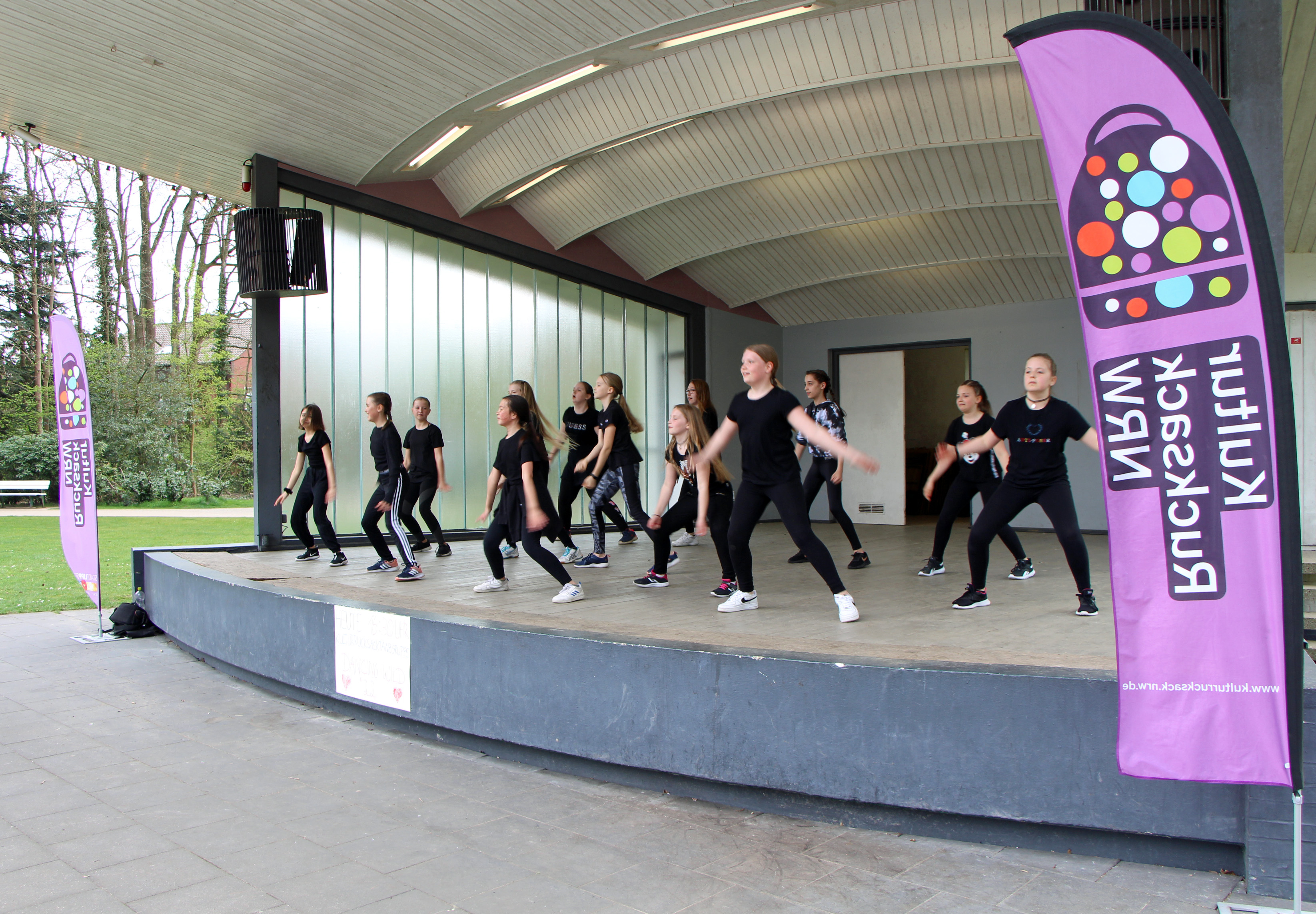 Eigene Tanzperformances aus den Bereichen Hip-Hop, Videoclip und Urban-Dance können Kinder und Jugendliche bei der Kulturrucksackaktion mit dem TSC Castell entwickeln. Foto: privat
