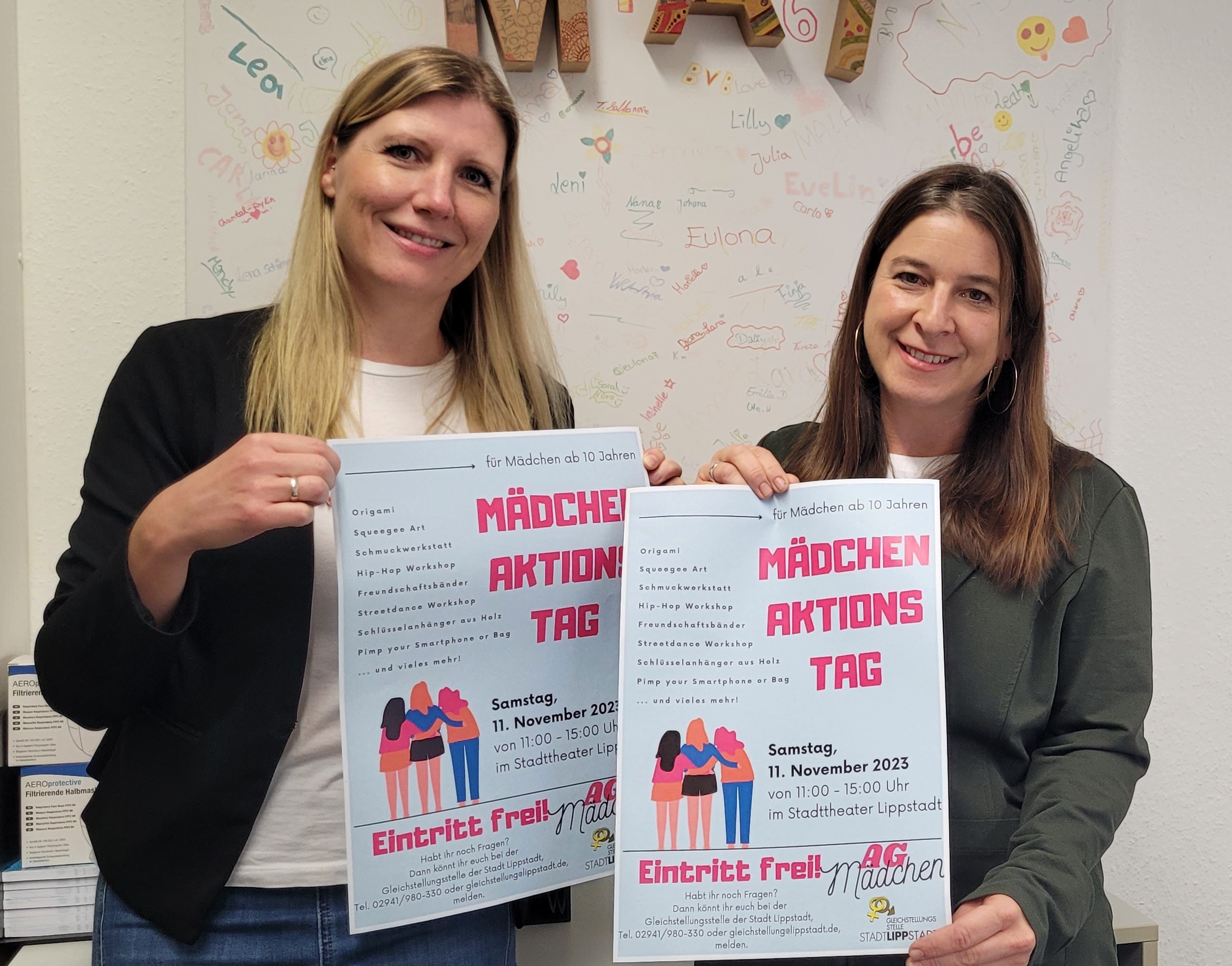 Verena Wieneke und Daniela Franken von der Gleichstellungsstelle Lippstadt freuen sich auf den Mädchenaktionstag am 11. November 2023. Foto: Stadt Lippstadt