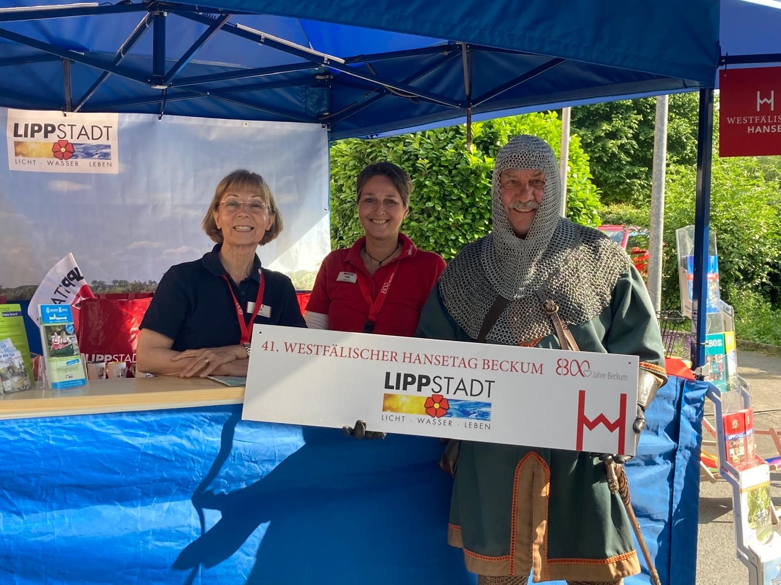(v.l.n.r.) Angelika Bolz, Bernhard Bartscher und Christine Zander waren beim 41. Westfälischen Hansetag für Lippstadt dabei. Foto: KWL