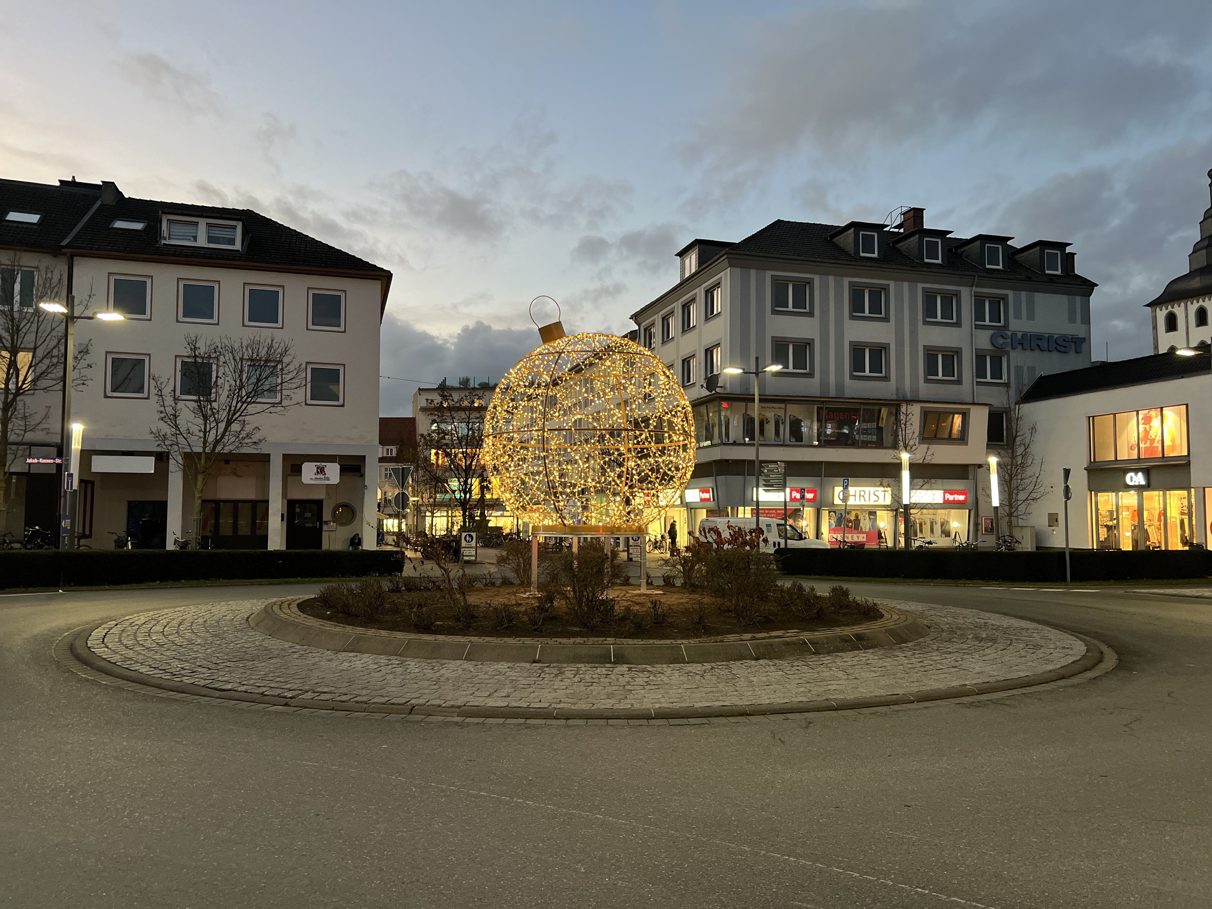 XXL-Weihnachtskugel 2024 